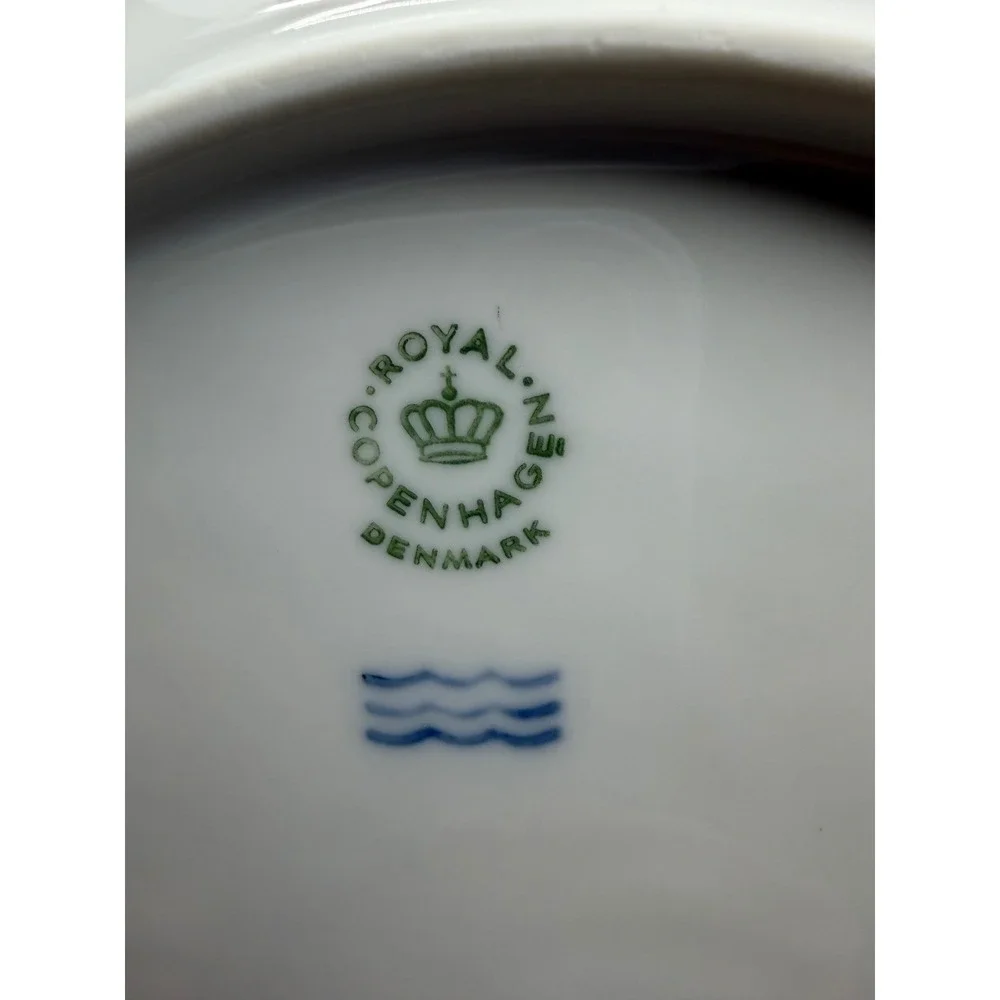 Royal Copenhagen White Fluted Half Lace Dinner Plates Set of 2 Denmark Porcelain